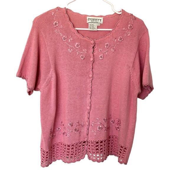 Studio II Petites Sweaters - Vintage Studio II Petites Wms 14P Short Sleeve Pink Sweater Embroidered Flowers